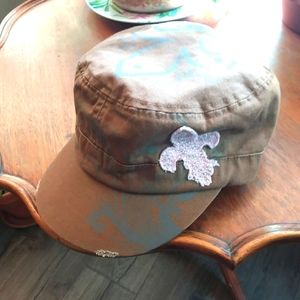 DP baseball cap for ladies.